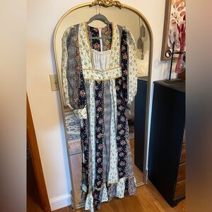 Gunne Sax style dress by Elizabeth James Vintage 100% cotton Maxi Peasant Gown